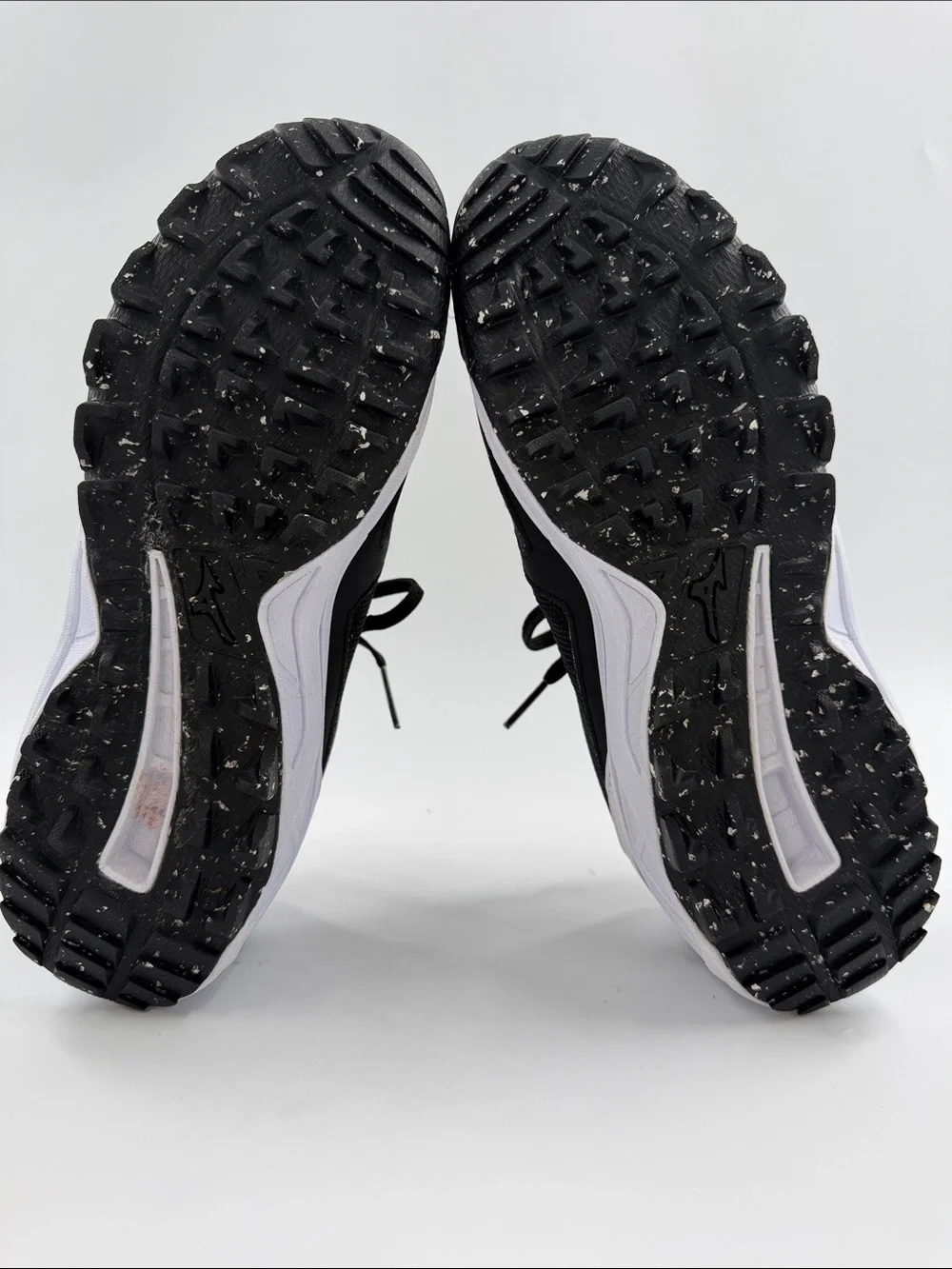 Mizuno Women's Dominant All Surface Low Turf Athletic Shoe Size 8.0